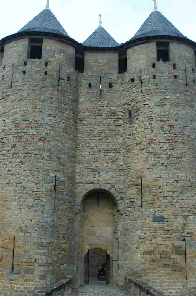 Francia - Carcassonne 07 - La Cité - castillo Vicomtal.jpg